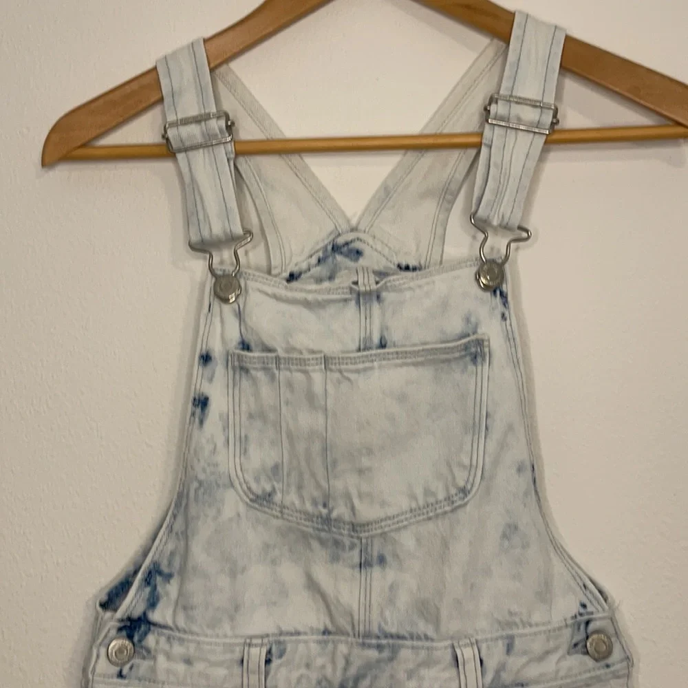 Old Navy acid  wash overall shorts L